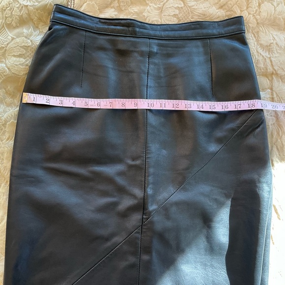 Women’s black leather skirt. 32 inches waist line - Picture 9 of 12
